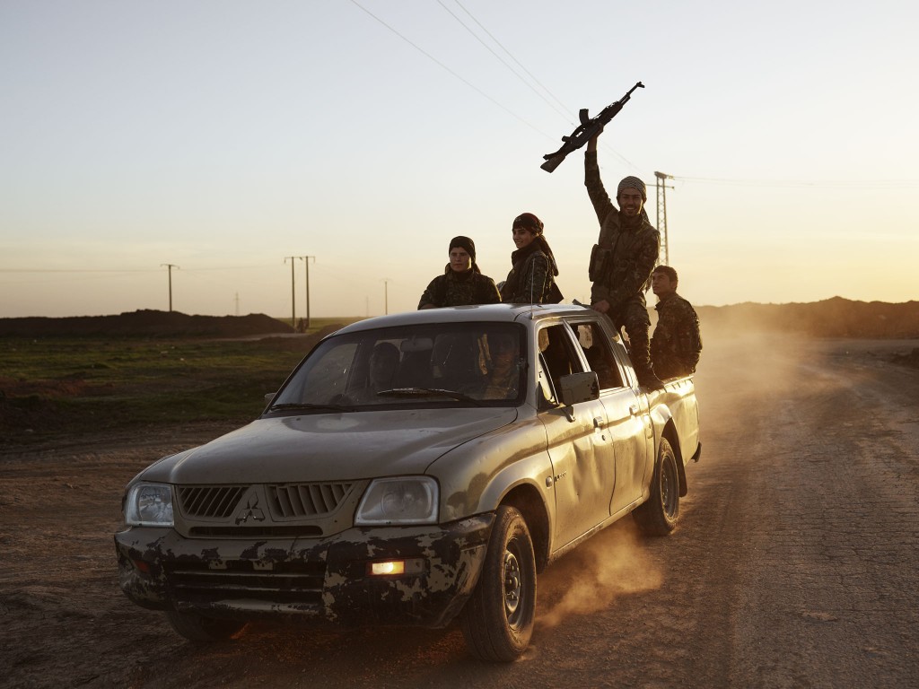 Yekineyen-Parastina-Gel‎-YPG-Tel-Hamis-Syria-Guerrilla_Fighters_of_Kurdistan_Joey_L_Photographer